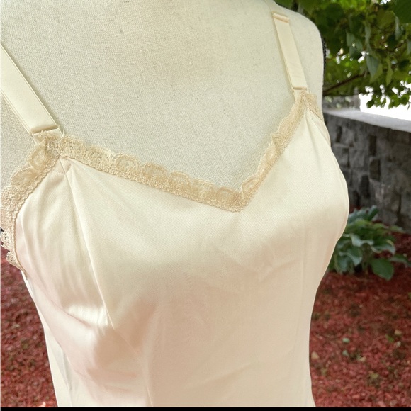 Vintage Pale Peach Cream Slip Nightie Size S - Picture 2 of 6